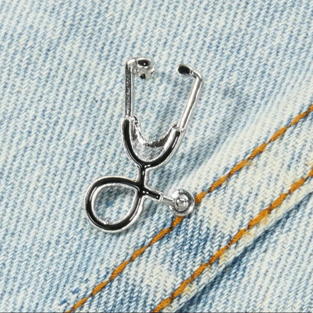 🎉 New Doctor / Nurse Stethoscope Pin